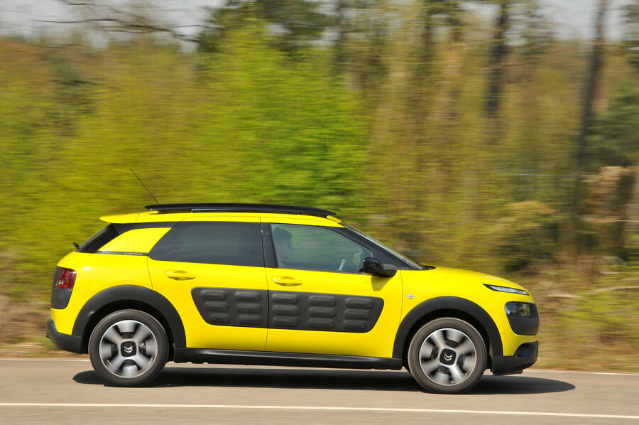 4 Citroen c4 cactus hero side