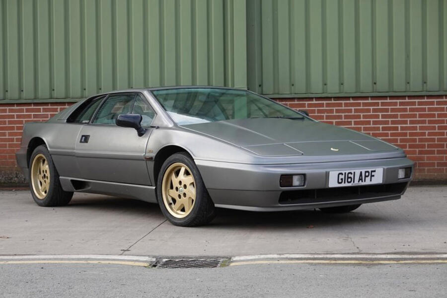 4 Lotus esprit