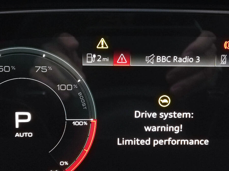 42 Audi e tron 2019 lt error 3