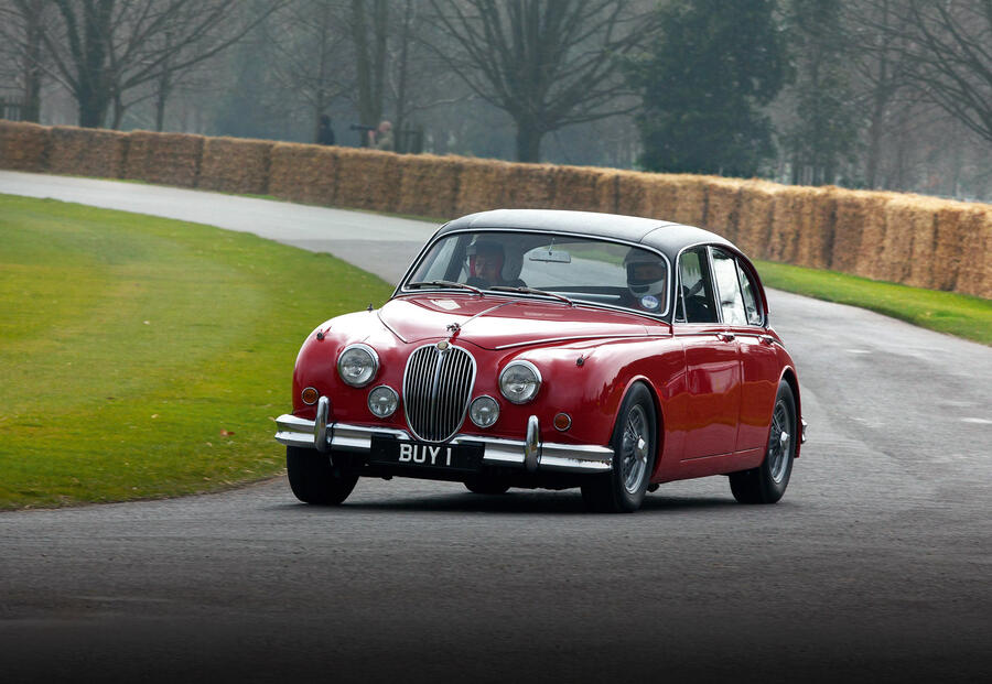 43 Jag mkii tracking front