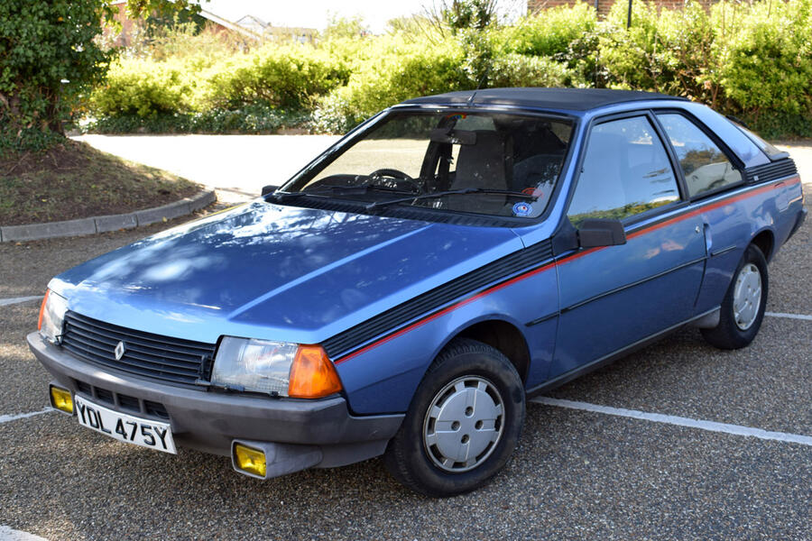4 Renault fuego 0