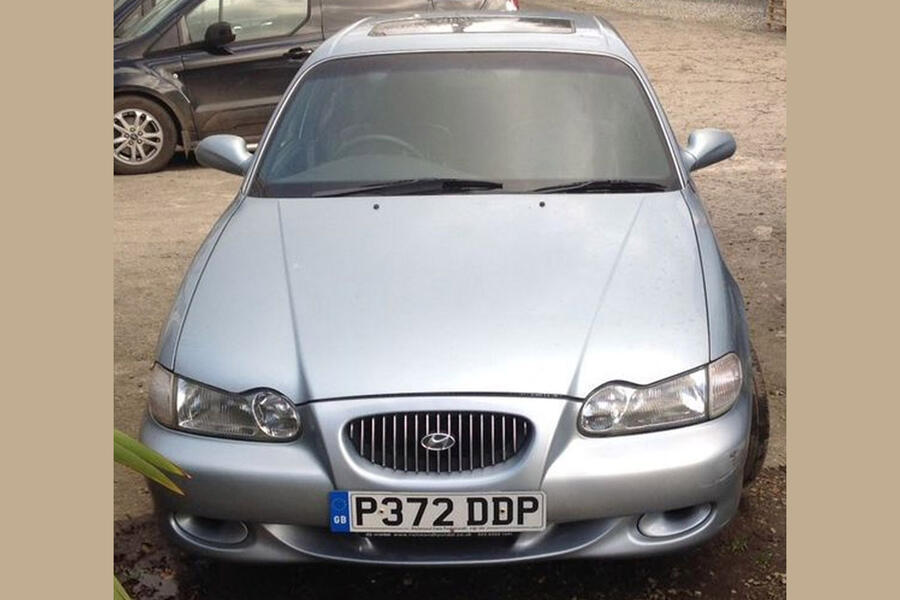 5 Hyundai sonata 1997 stationary front