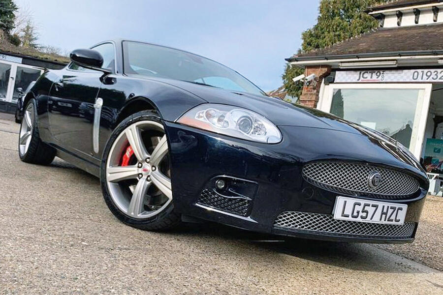 6 Jaguar xkr static front