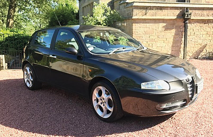 7 Alfa romeo 147 static front