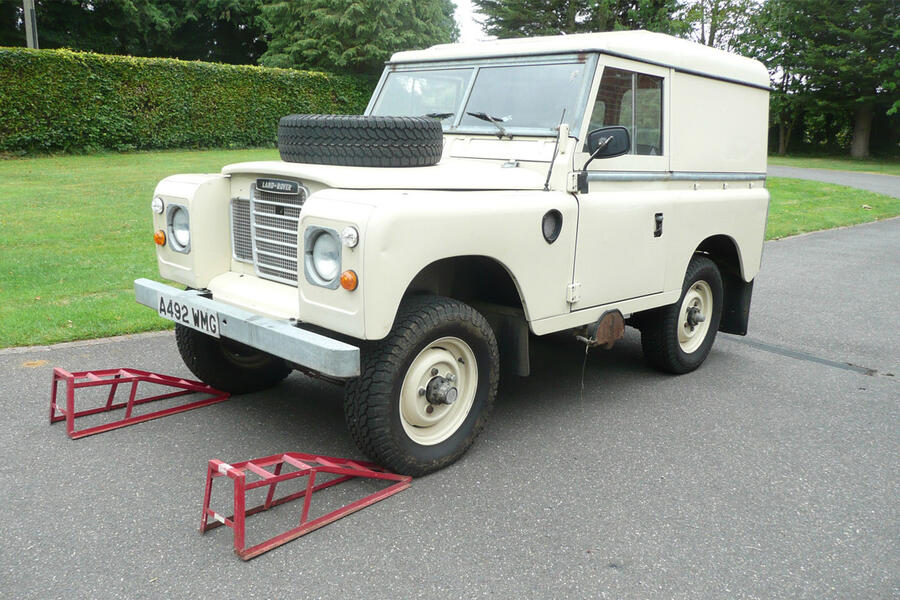 7 Land rover series 3 0