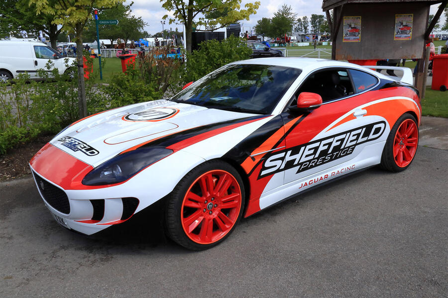 7 Jaguar xkr
