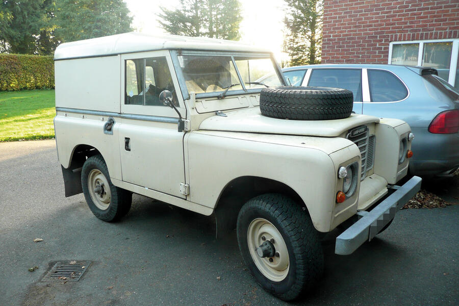 8 Land rover series 3