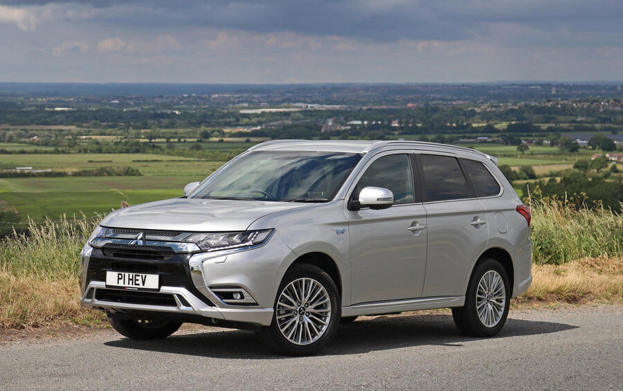8 Mitsubishi outlander