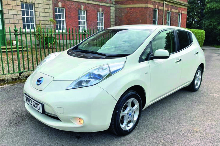 8 Nissan leaf front
