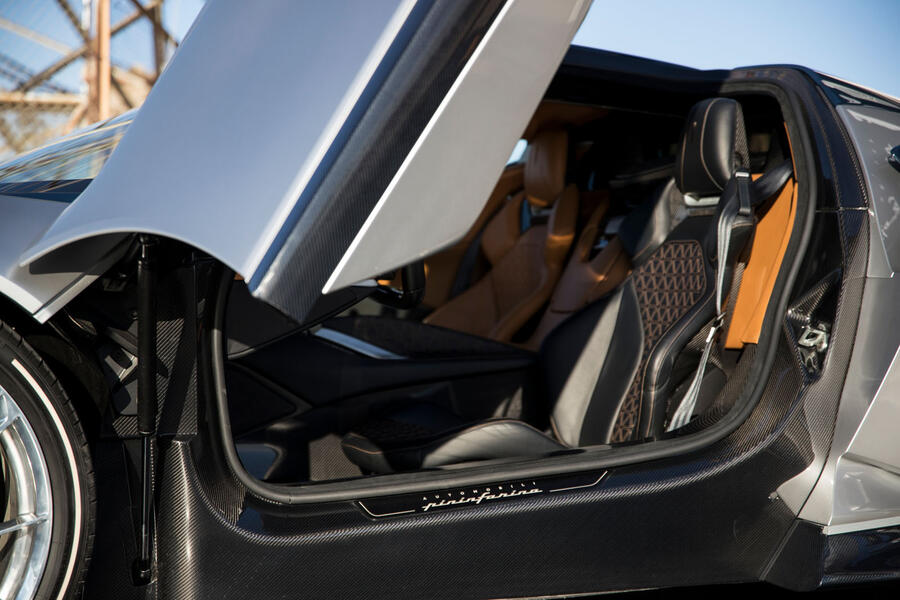 85 Pininfarina battista 2019 fd cabin