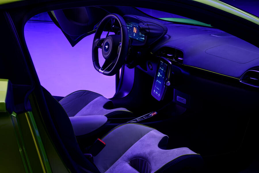 87 Mclaren artura 2021 autocar images cabin