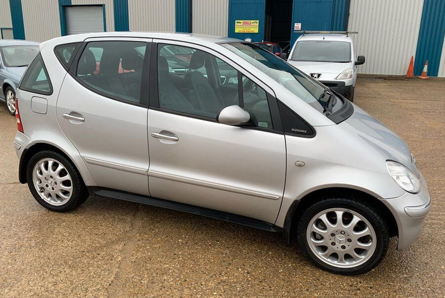 8 Mercedes a190 elegance stationary side