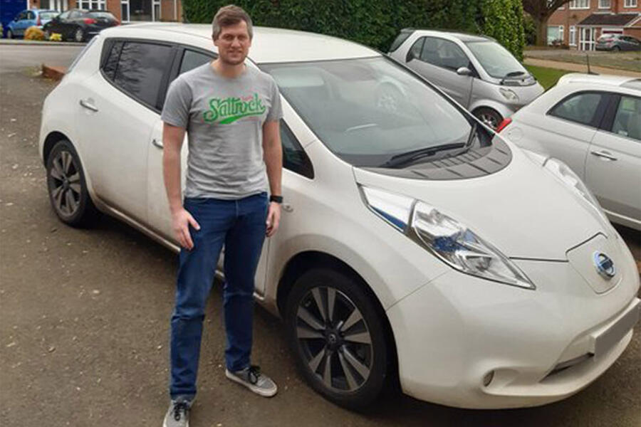 9 Nissan leaf static front