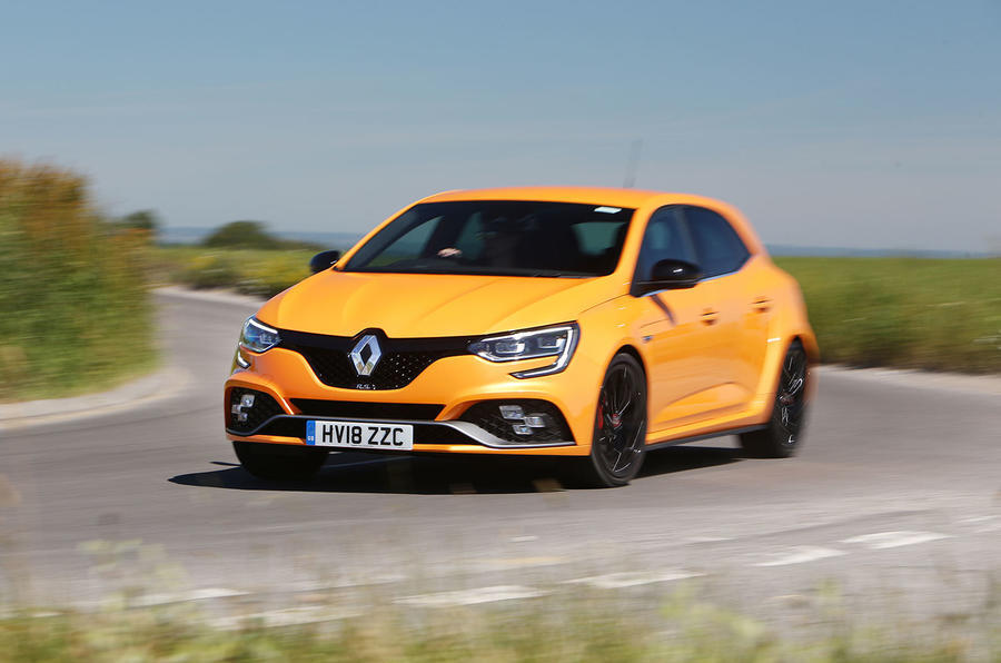 9 Renault megane rs 2018 uk fd cornering front right 0