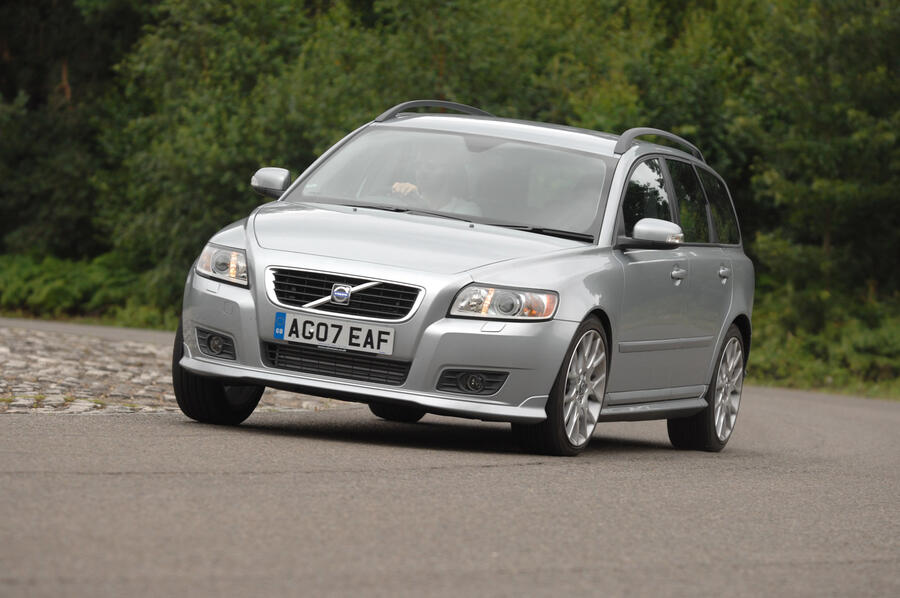 9 Volvo v50 2007 hero front