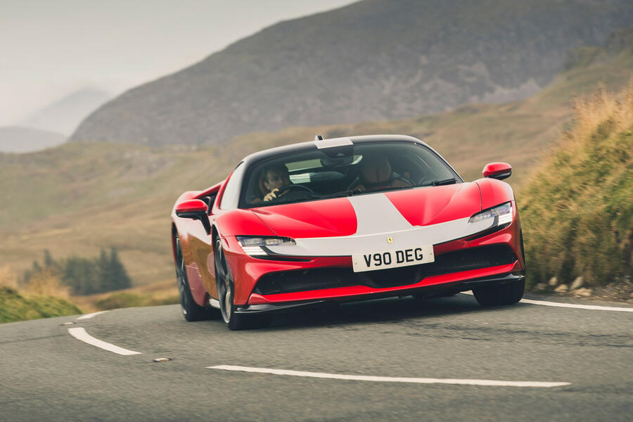 91 Bbdc 2021 final three ferrari road front