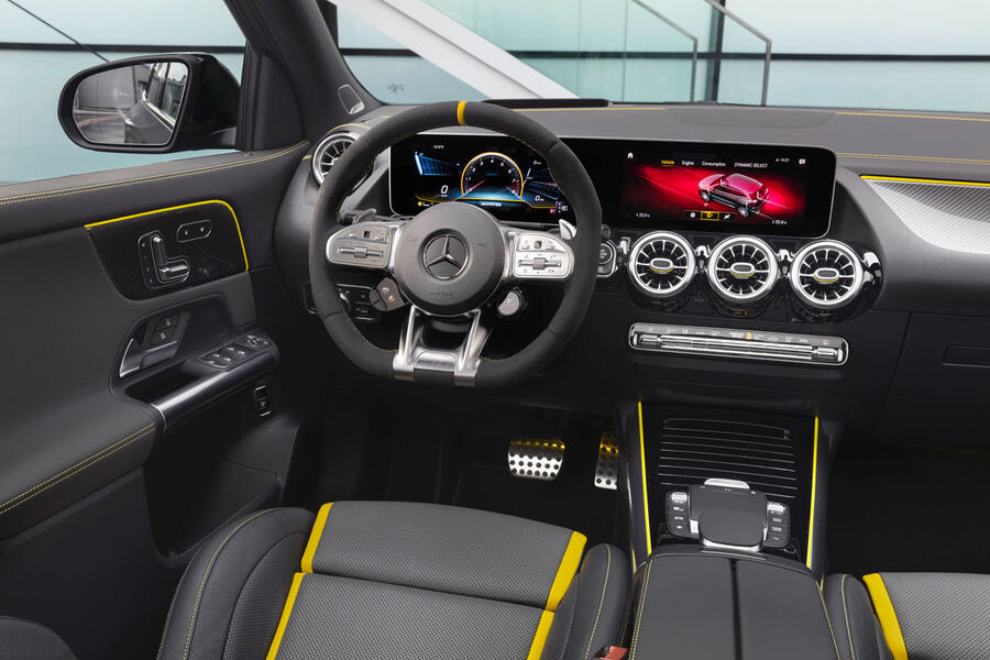 91 Mercedes amg gla 45 2020 official dashboard