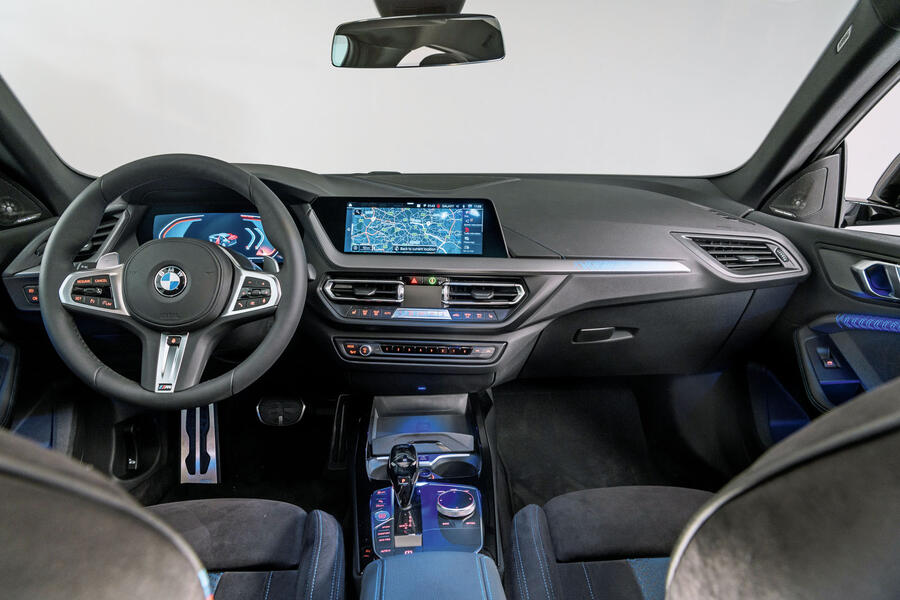 92 Bmw 2 series gran coupe 2019 dashboard