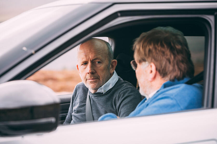 94 Land rover rr evoque 2019 firstride talking