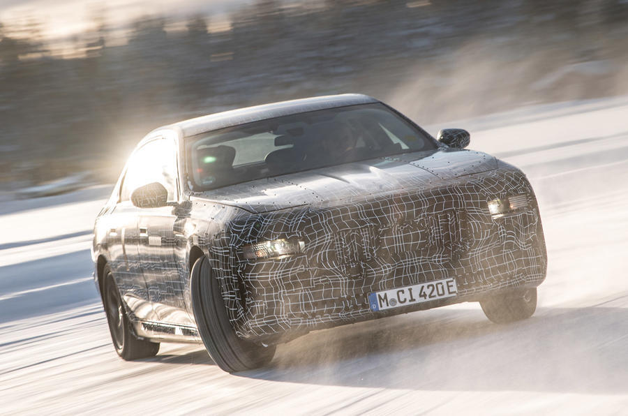 96 Bmw i7 official winter testing 2021 drifting 0