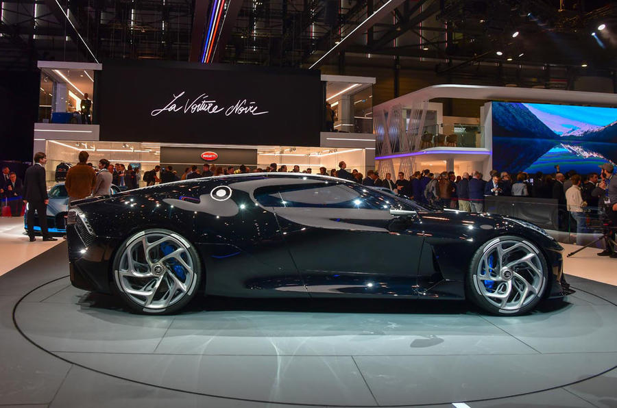 96 Bugatti voiture noir reveal side