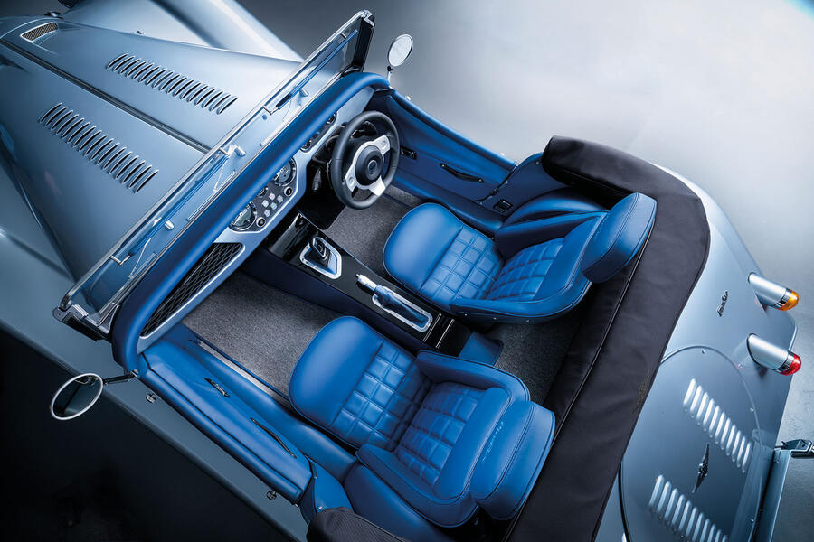 96 Morgan plus six 2019 official press cabin