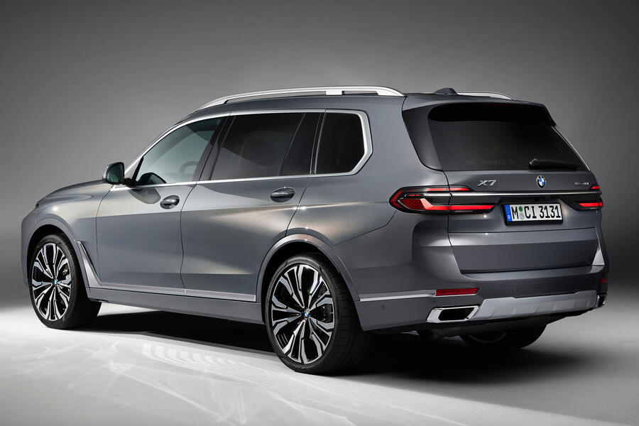 97 Bmw x7 2022 facelift official images studio rear