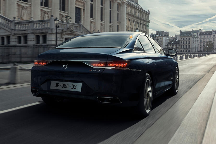 98 Ds 9 official press tracking rear