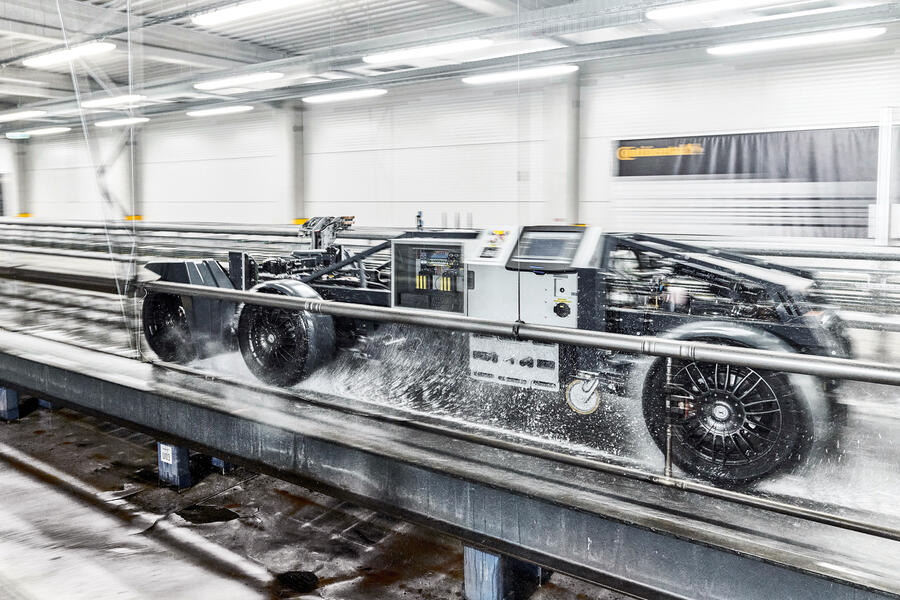 98 Inside tyre testing rig