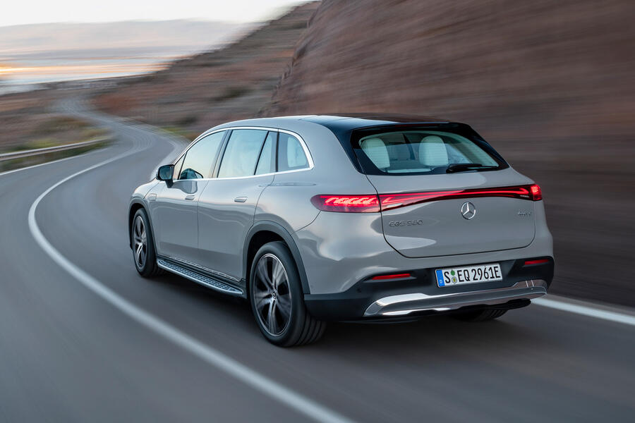 98 Mercedes benz eqs suv official reveal images tracking rear