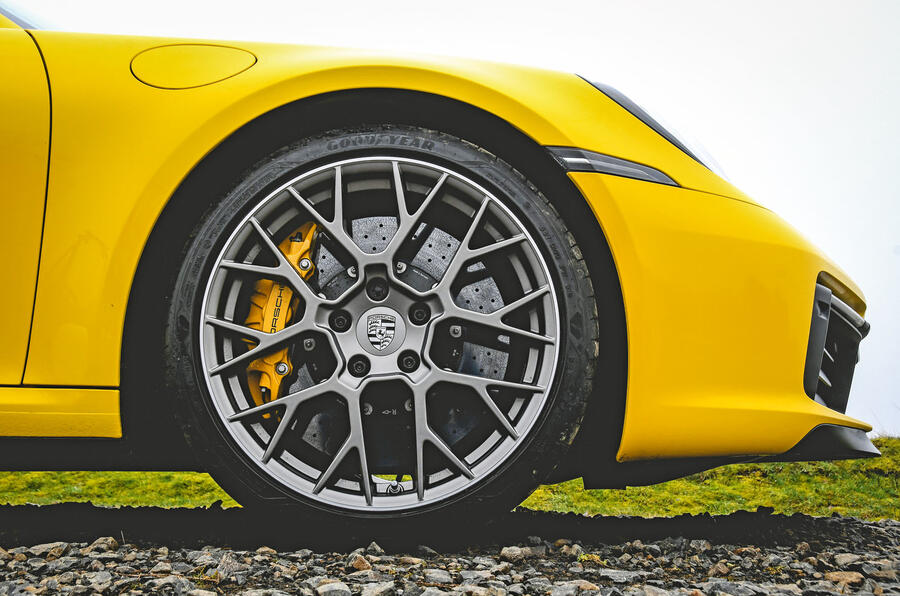 992 911 C4s 2019 2613k