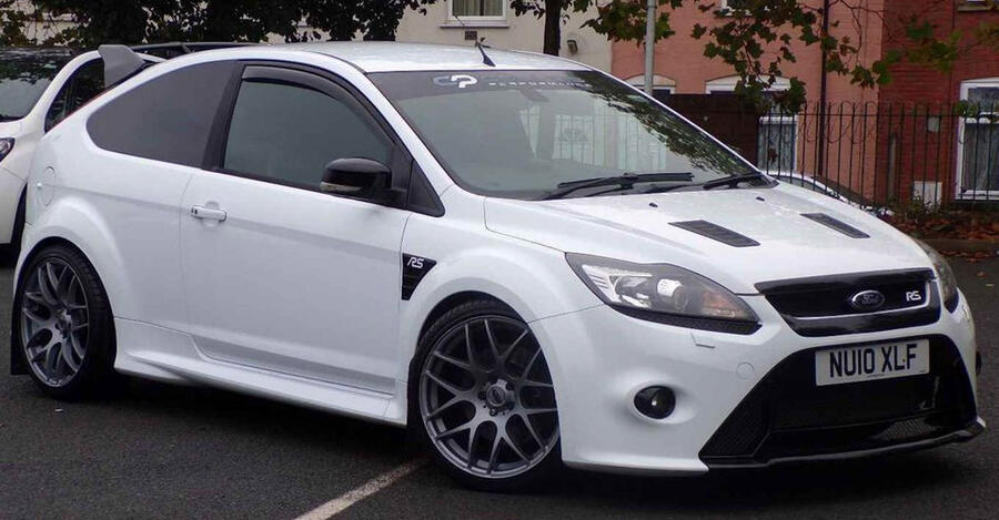 9 Ford focus rs 2010 hero side