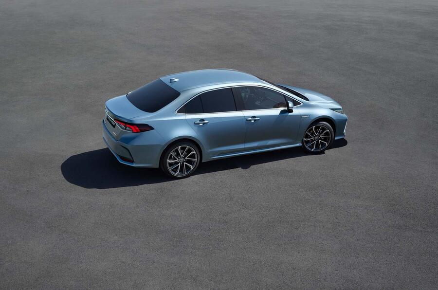 Corolla rear 34 v05 rgb lr