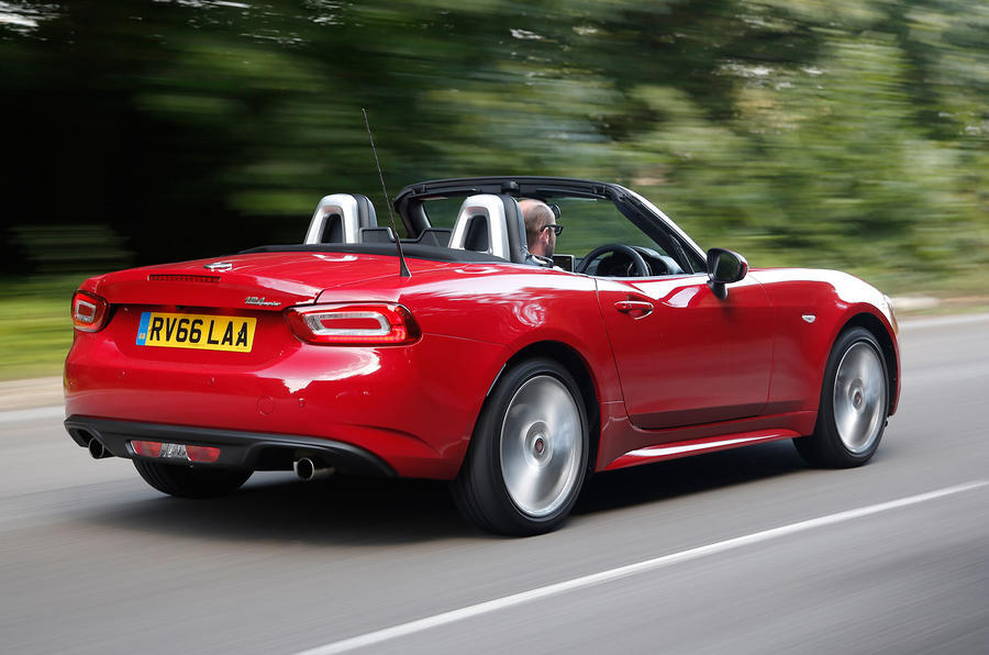 Fiat 124 spider rear 0