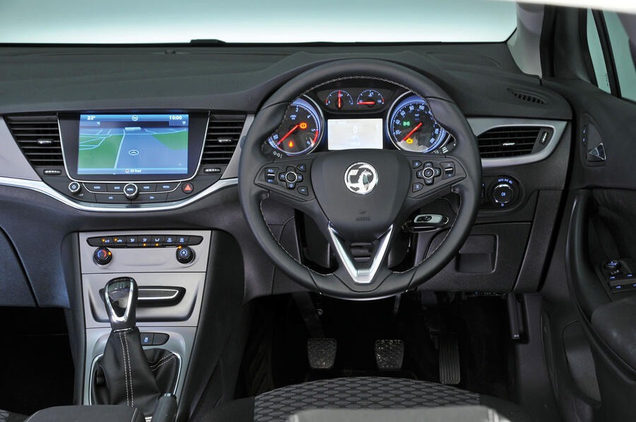 Nearly new used guide   vauxhall astra   dashboard