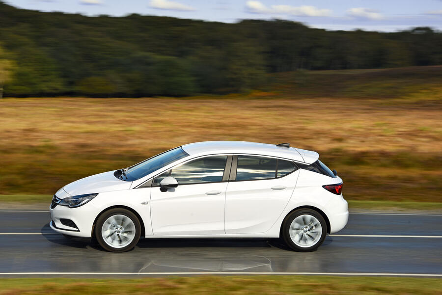 Nearly new used guide   vauxhall astra   side 0