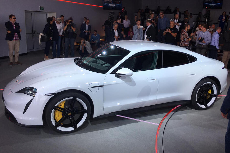 Porsche taycan official reveal 7