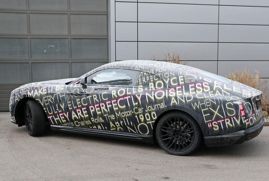 Rolls royce spectre 17