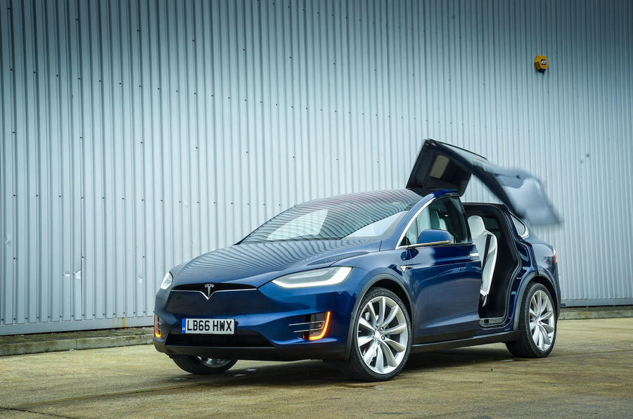 Tesla model x doors opening 1