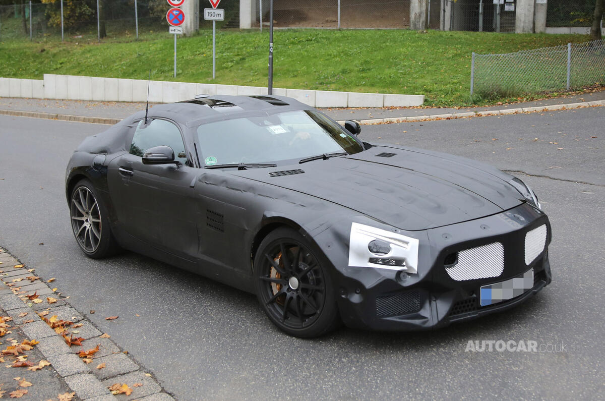 Mercedes' 911 rival spied testing - latest pictures