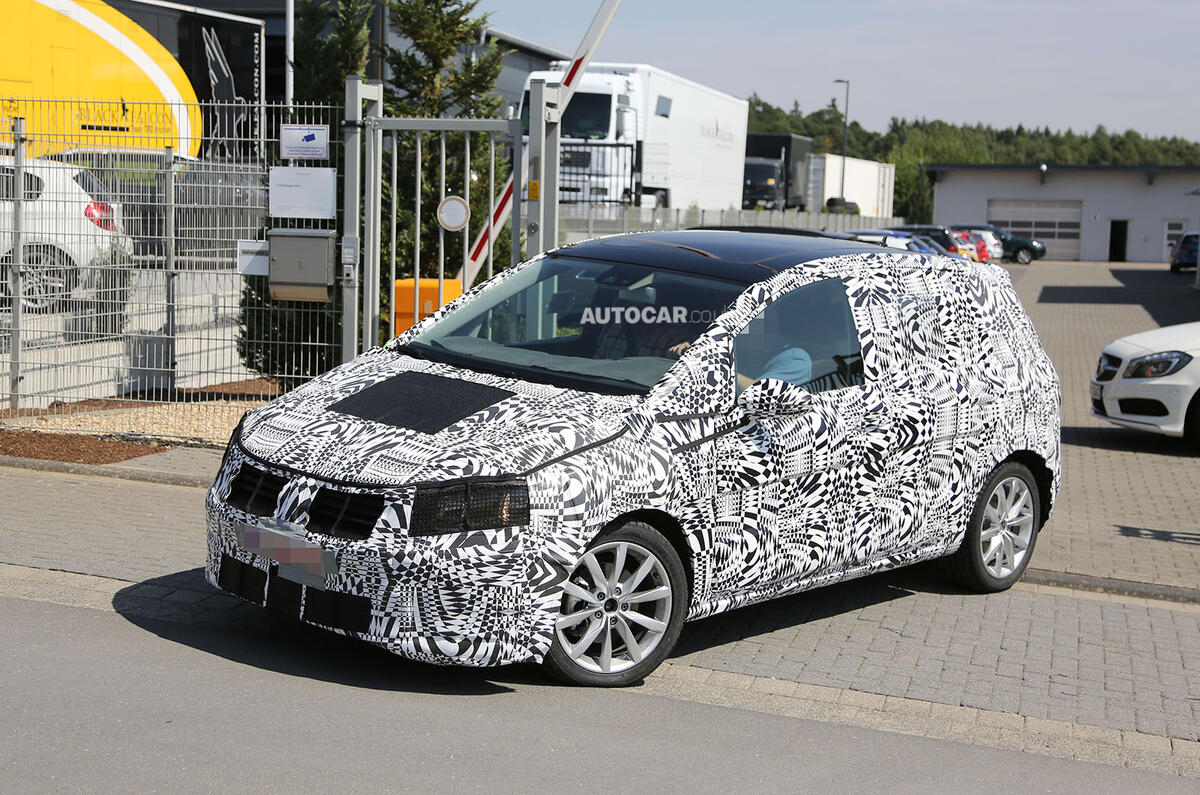 Volkswagen readies new Golf Plus