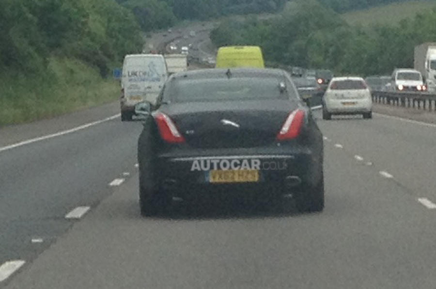 Next generation Jaguar XJ spotted testing