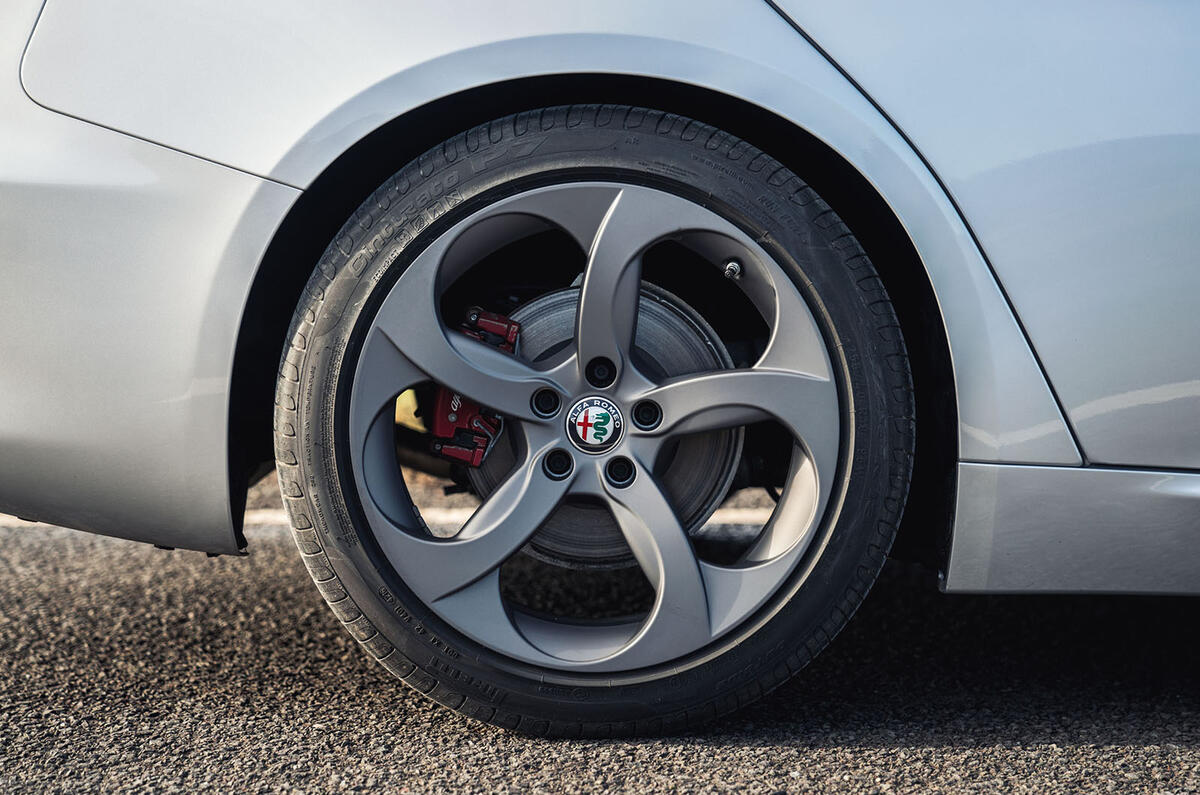 Alfa giulia uk 2017 0402