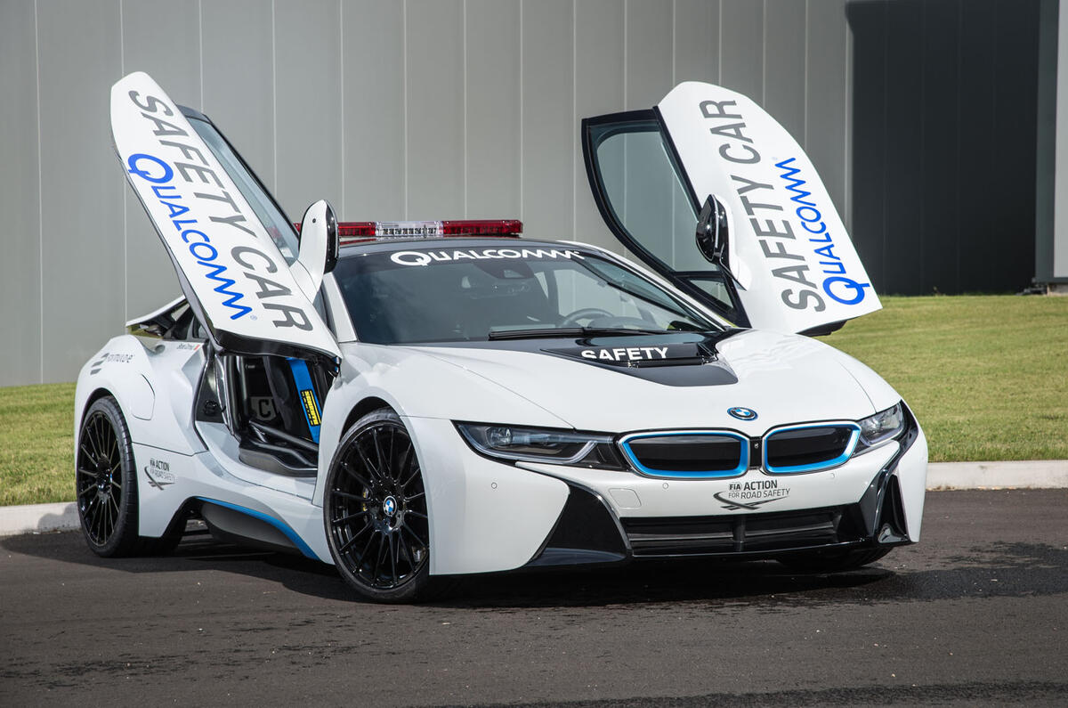 Bmw i8 safety car 064