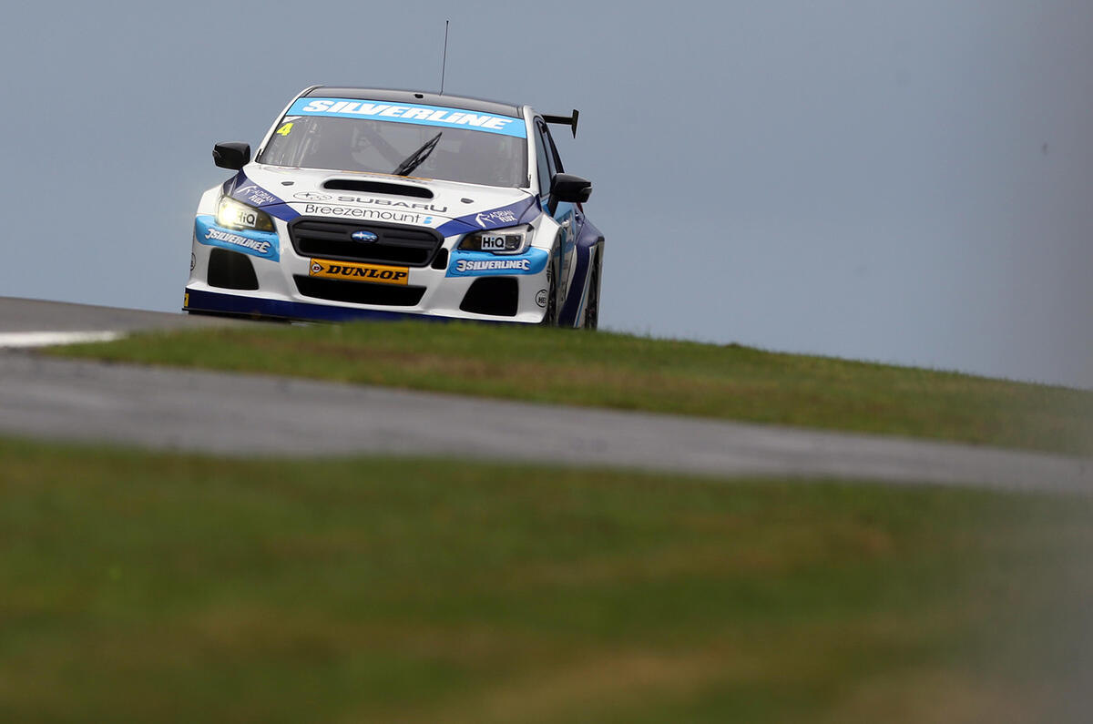Btcc subaru turkington 02