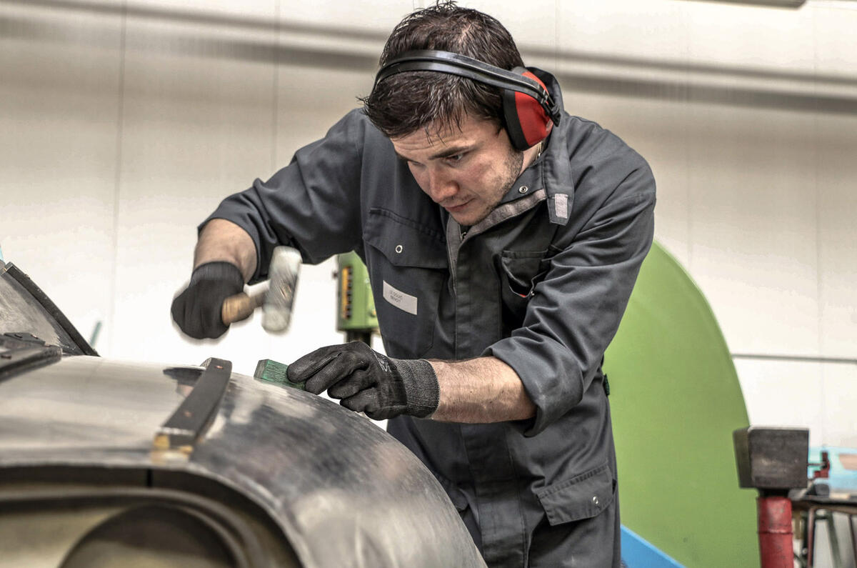 Coachbuilders web 170