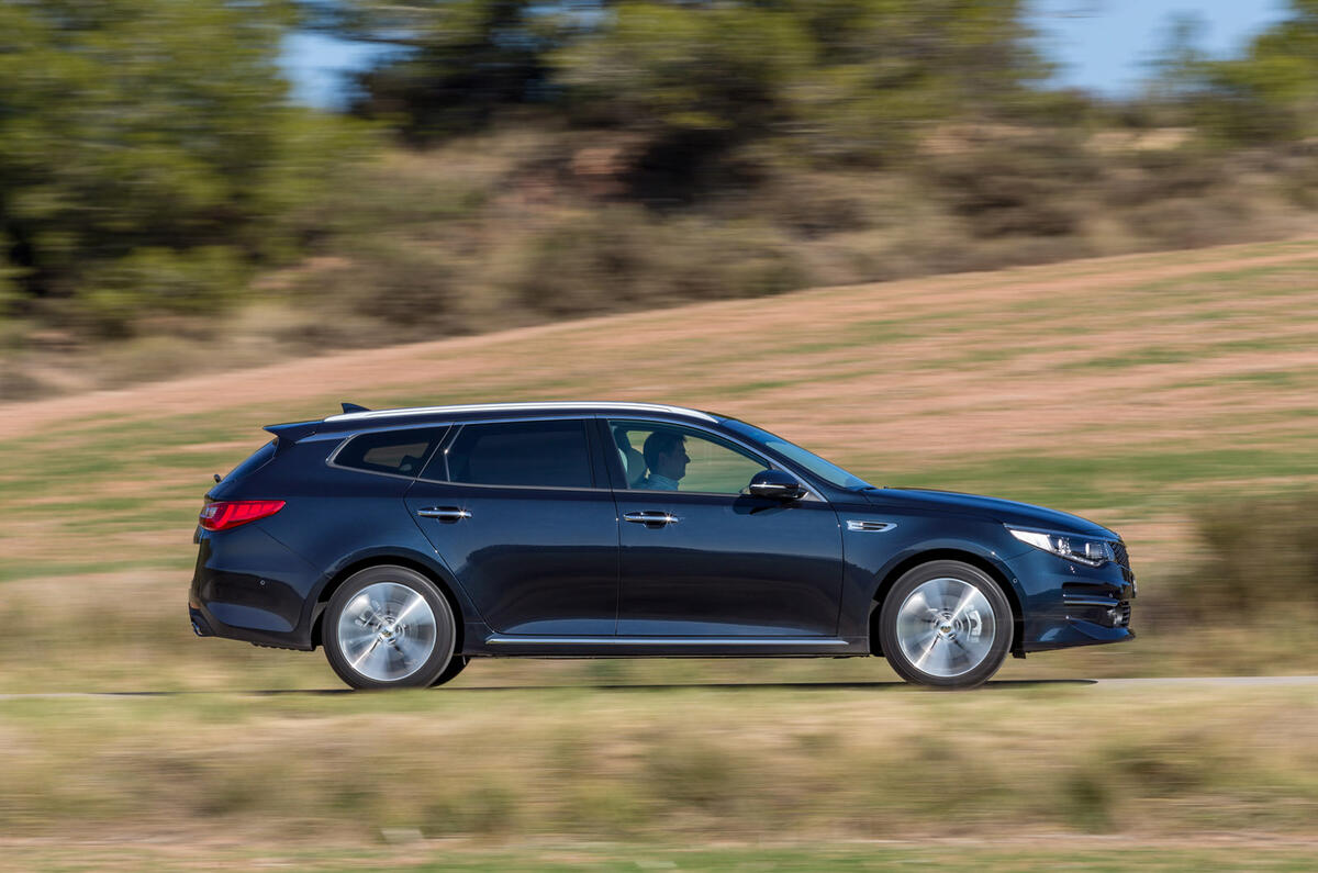 Kia optima estate 040