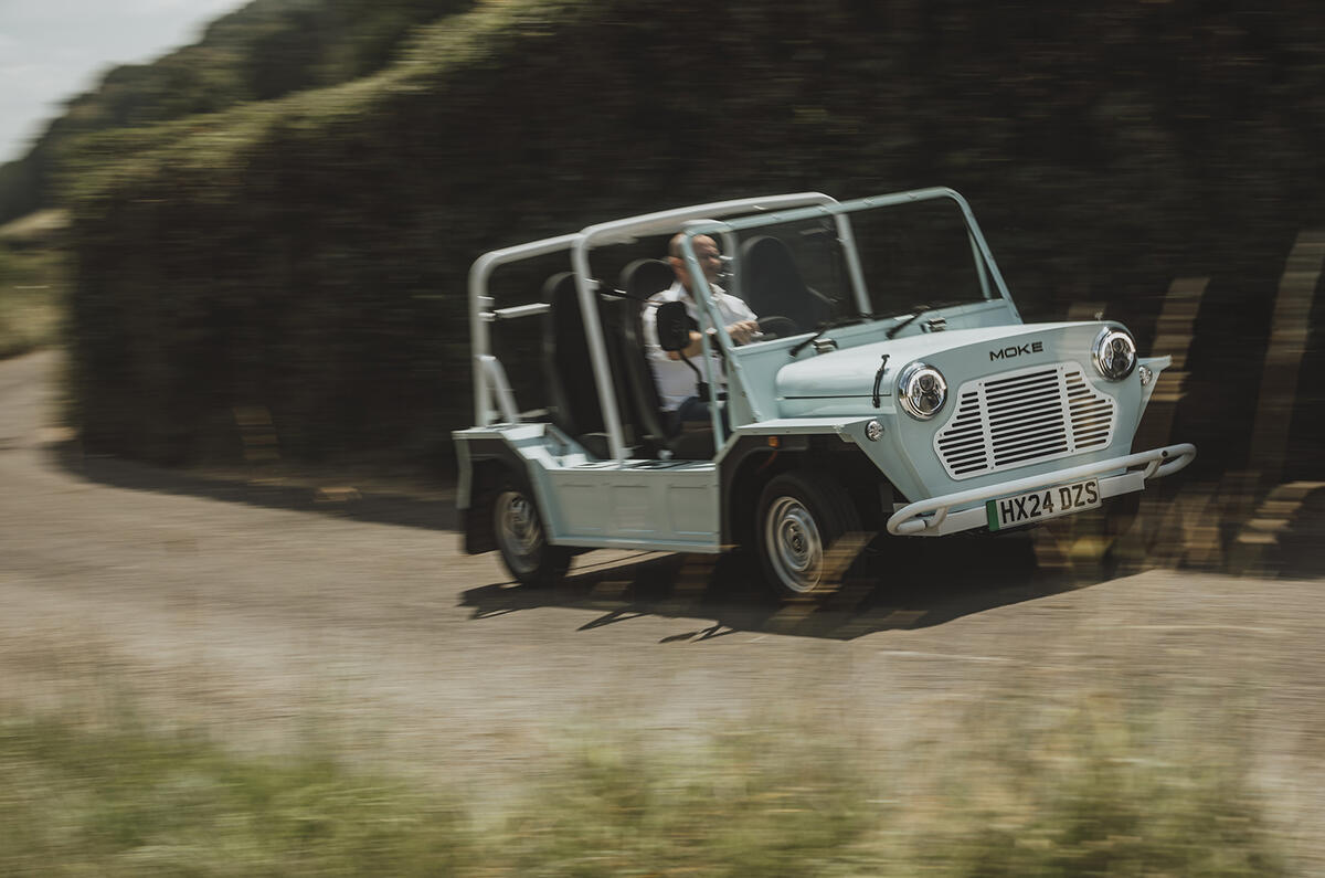 mini moke 02