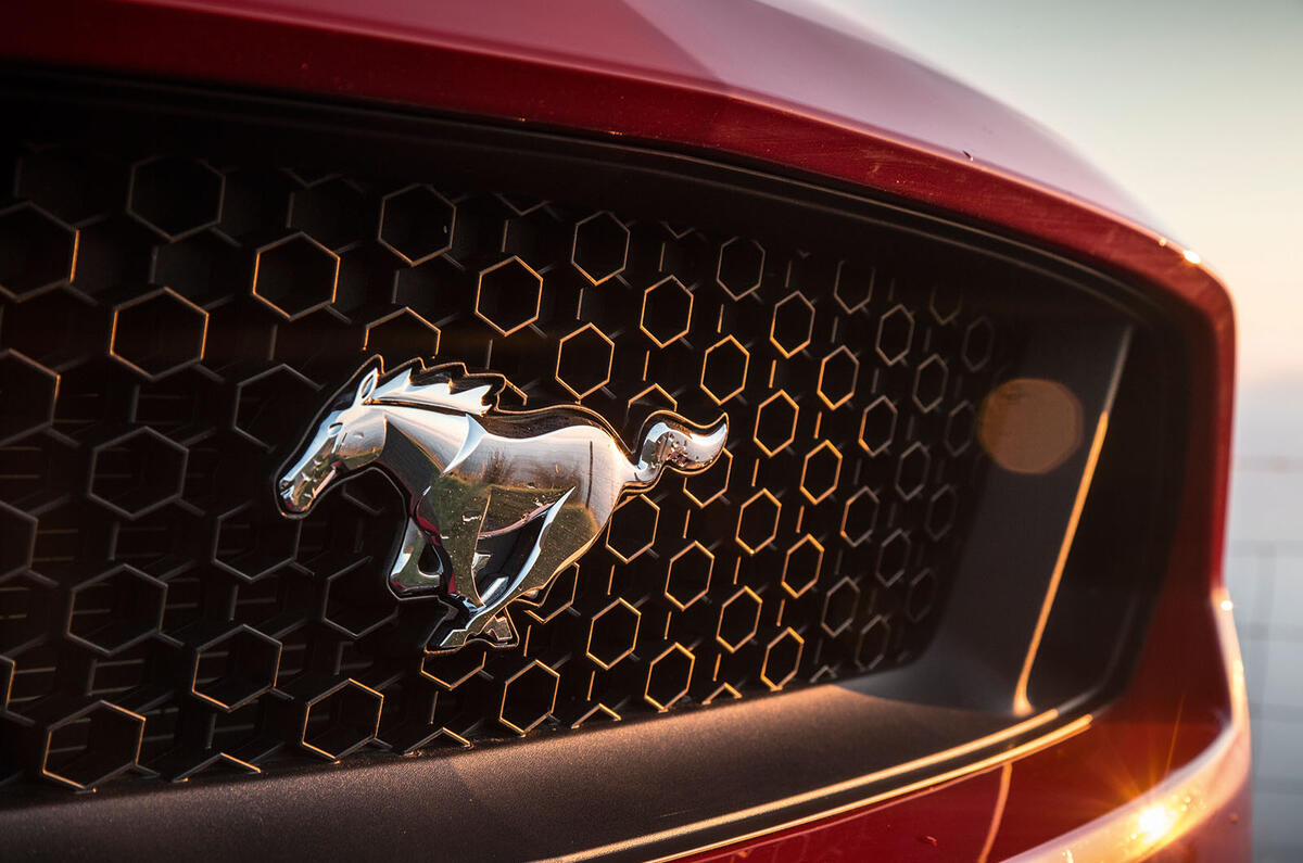 Mustang vs m235i 2015 web 0067