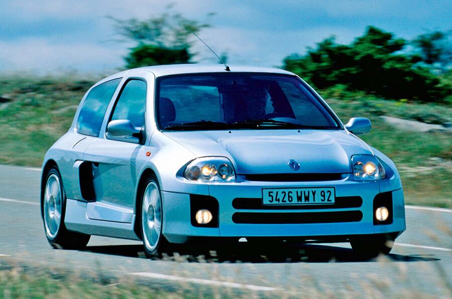 Renault Clio V6 front three quarter